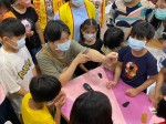 1120729社區共讀站活動-讀萬卷書行萬里路3:LINE_ALBUM_20230729社區共讀站活動（手工鞋製作）_230729_36
